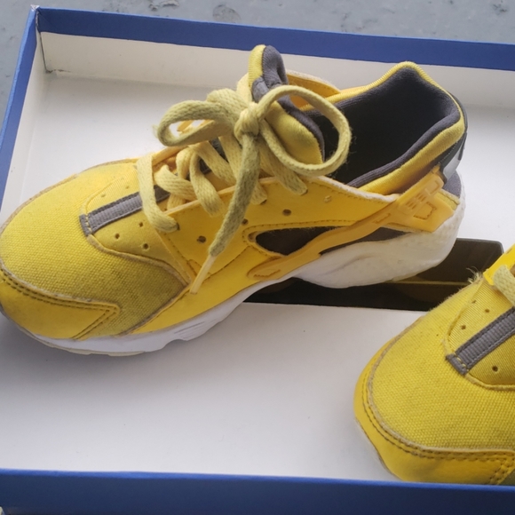 Nike - Picture 6 of 8